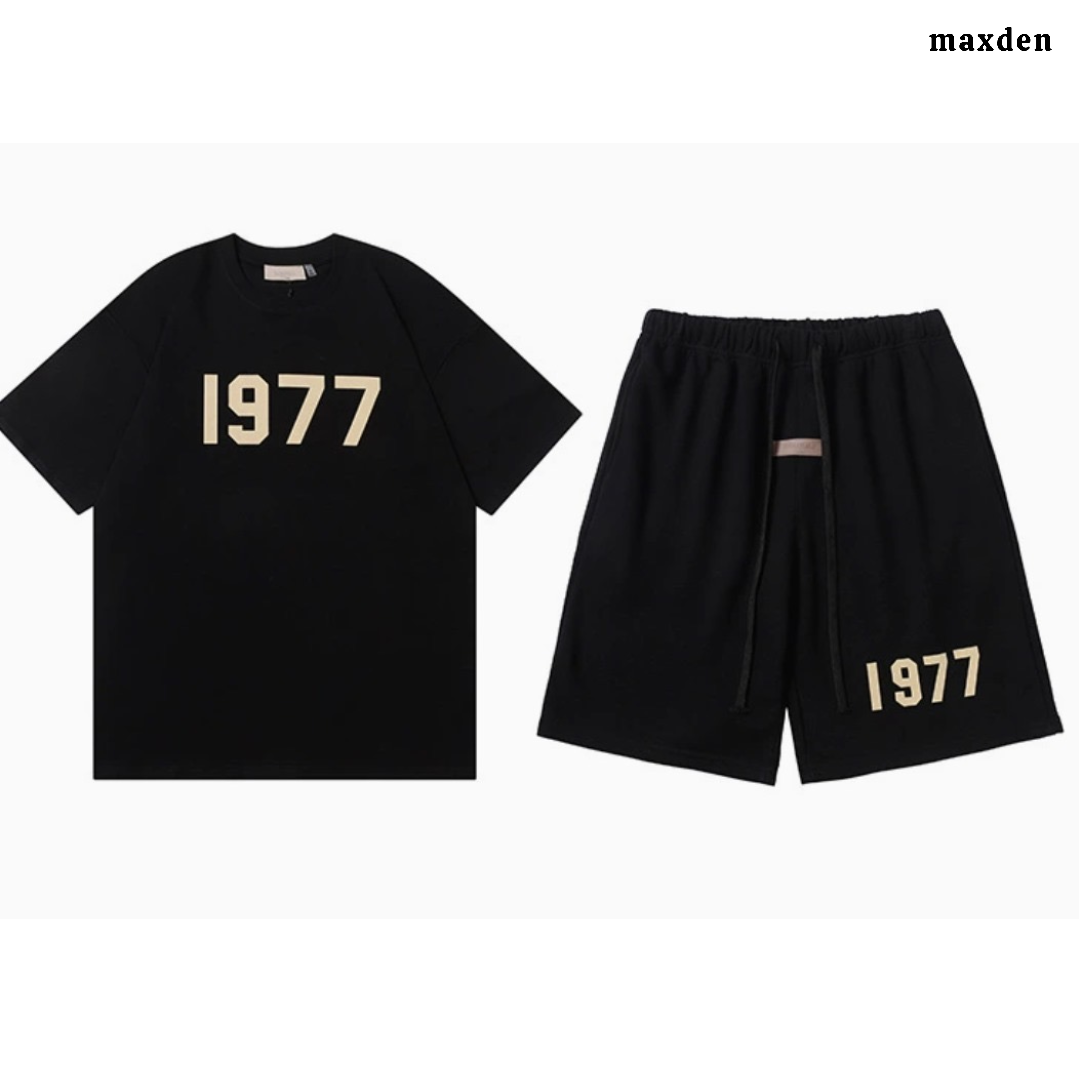 ESSENTIALS 1977 Summer Set