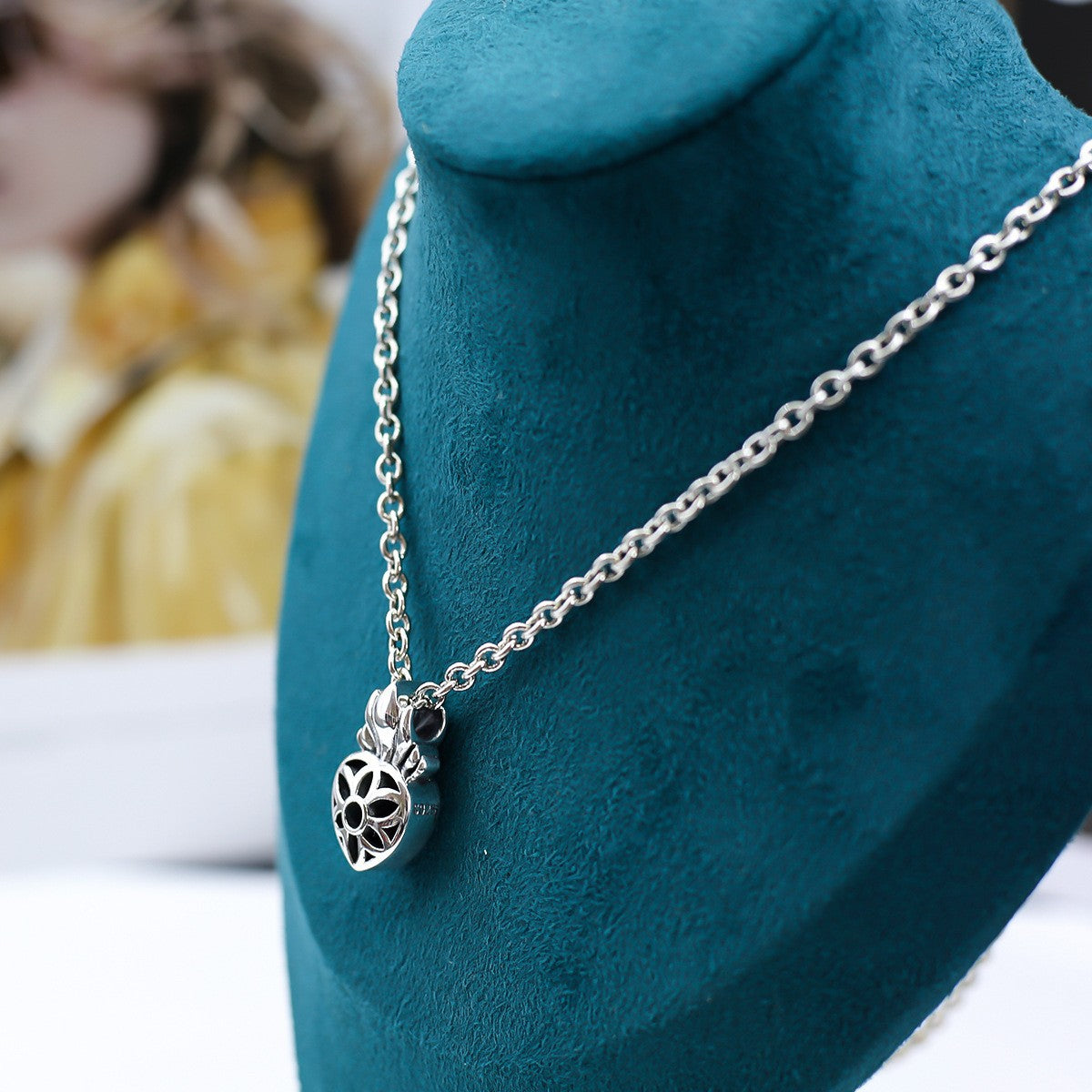 Chrome Hearts good cherry blossom six-pointed star necklace