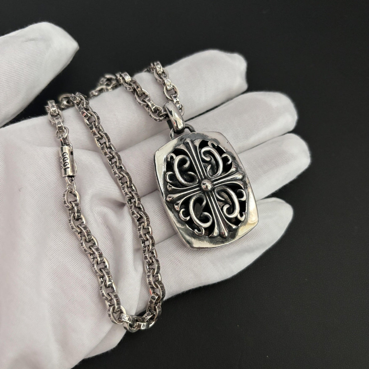 Chrome Hearts Crusader flower square pendant